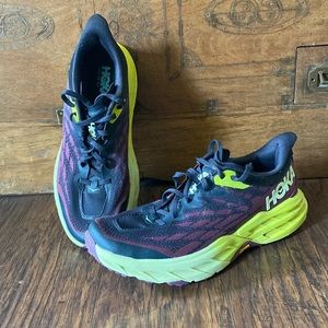 Women’s Hoka Speedgoat size 10